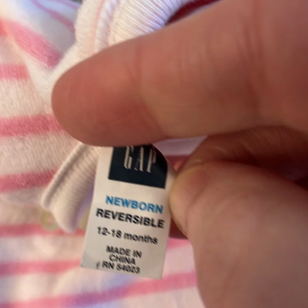 Baby GAP Reversible Terry Knit Romper - Picture 6 of 7